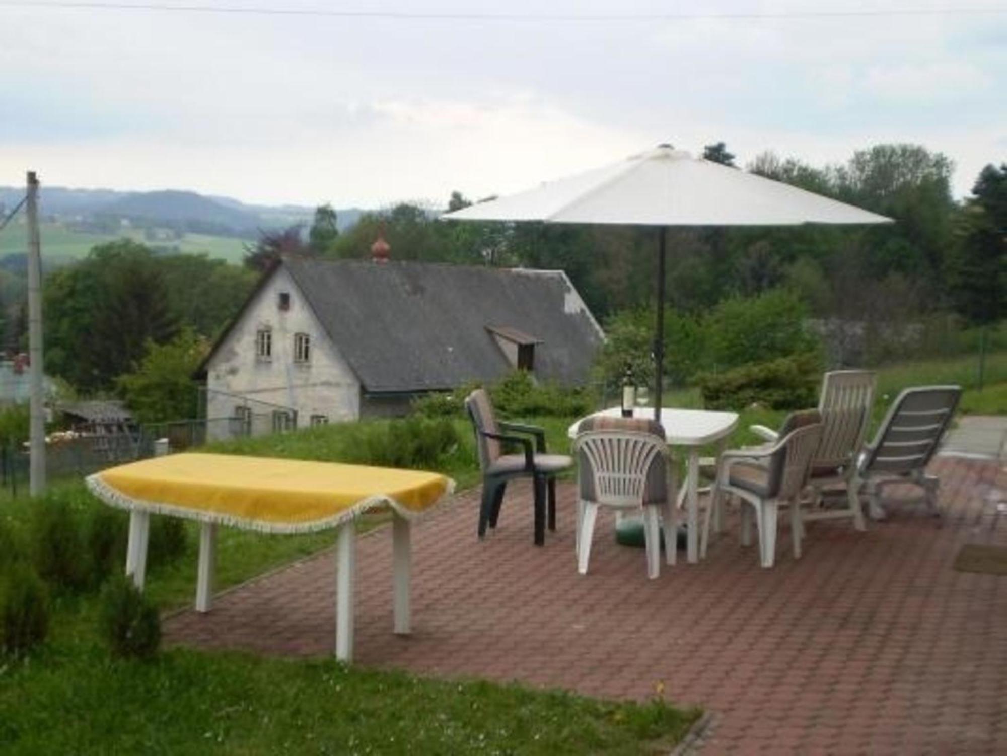 Ein Ferienhaus Mit Terrasse Und Garten Villa Male Svatonovice Exterior foto